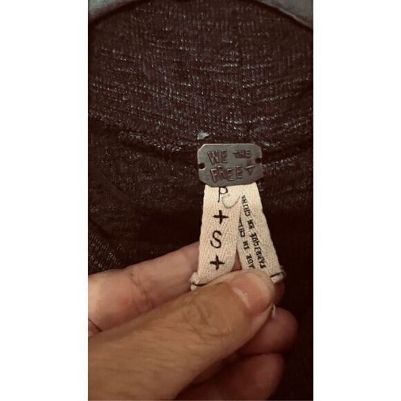 We The Free People Gray Waffle Knit Split Back Turtleneck Long Sleeve Oversized - Picture 6 of 10